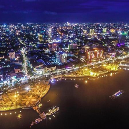 Hotel Astra Novilia Makassar Exteriör bild